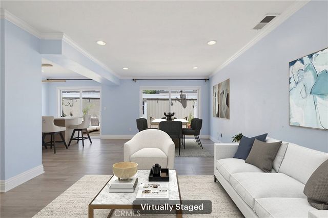 18134 Killion Street 4, Tarzana, CA 91356