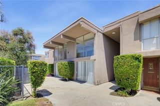 18134 Killion Street 4, Tarzana, CA 91356