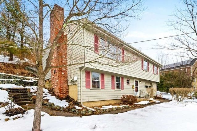 11 Ludlow Ave, Wakefield, MA 01880