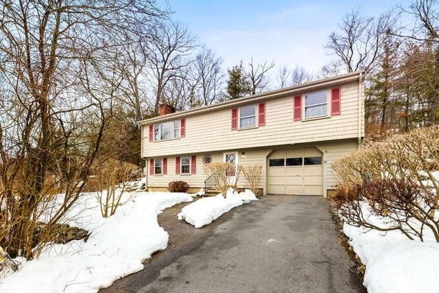 11 Ludlow Ave, Wakefield, MA 01880