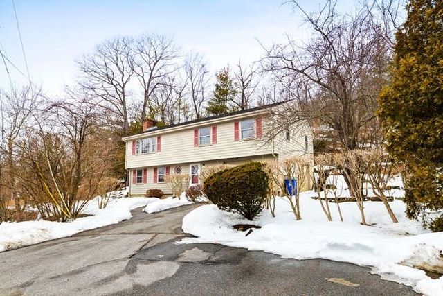 11 Ludlow Ave, Wakefield, MA 01880