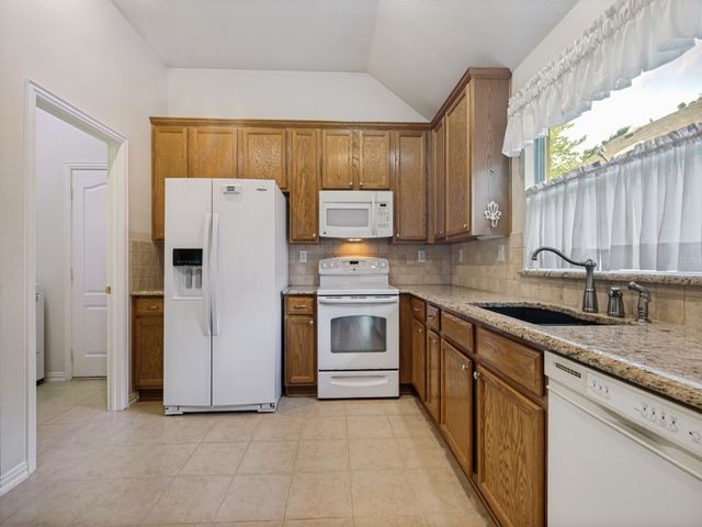 9513 Trailwood Drive, Denton, TX 76207