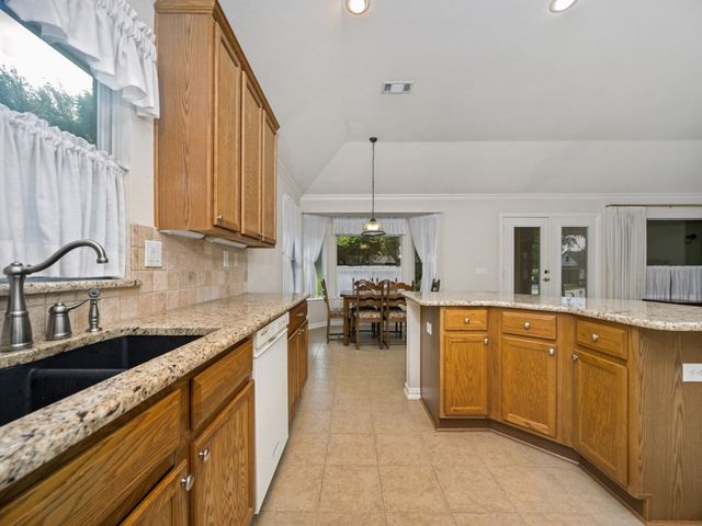 9513 Trailwood Drive, Denton, TX 76207