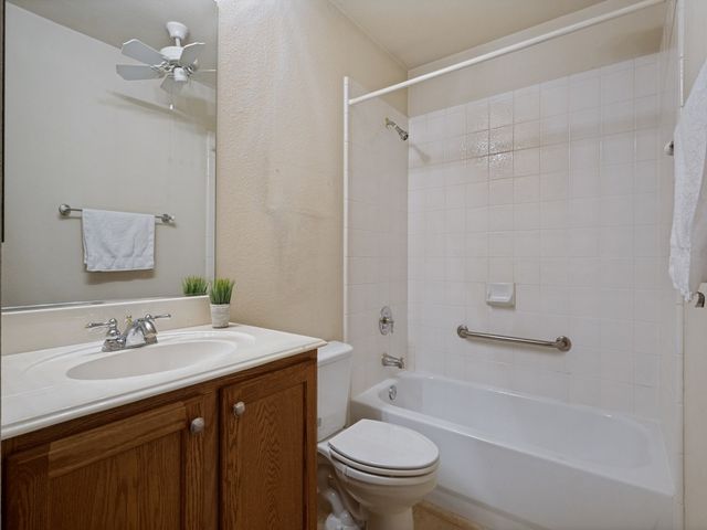 9513 Trailwood Drive, Denton, TX 76207