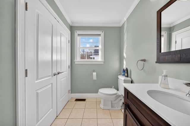 7 Bradley Ave, Somerset, MA 02725