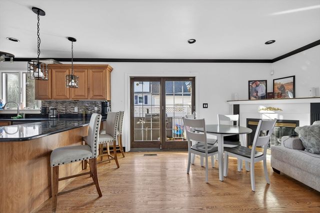 7 Bradley Ave, Somerset, MA 02725