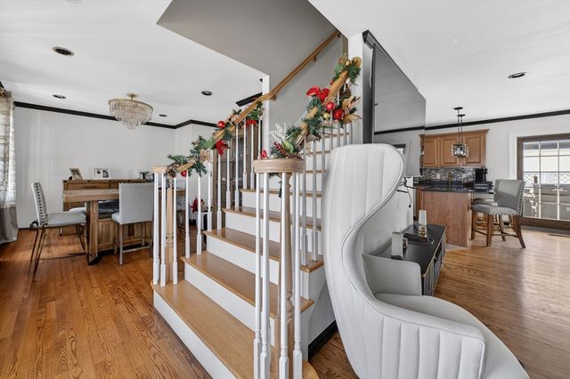 7 Bradley Ave, Somerset, MA 02725