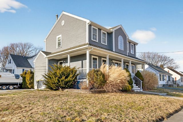 7 Bradley Ave, Somerset, MA 02725