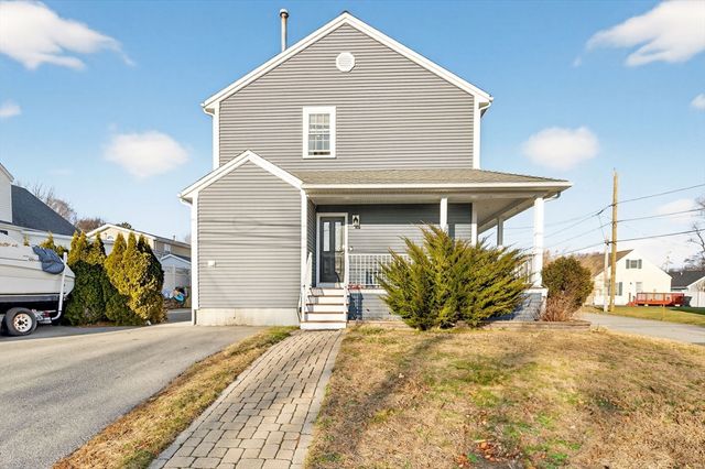 7 Bradley Ave, Somerset, MA 02725