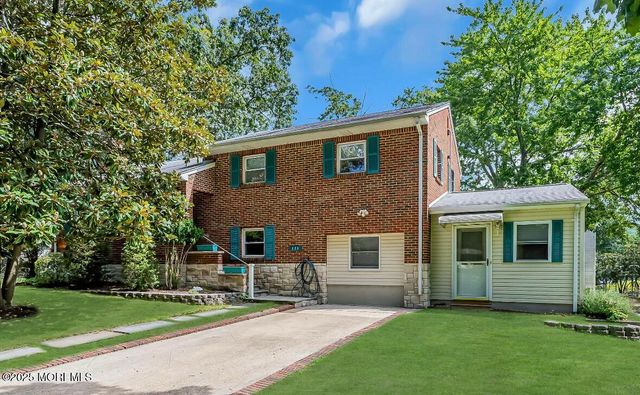 221 Harrison Avenue, Oakhurst, NJ 07755