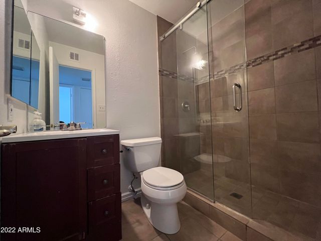 6066 W GOLDEN Lane, Glendale, AZ 85302