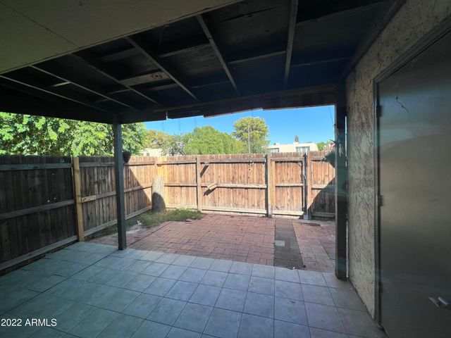 6066 W GOLDEN Lane, Glendale, AZ 85302