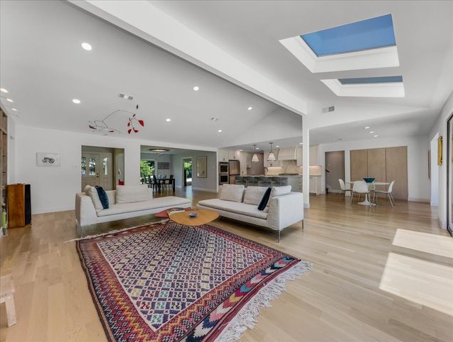 7049 Gateridge Drive, Dallas, TX 75254