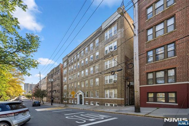 325 79th Street 56, North Bergen, NJ 07047