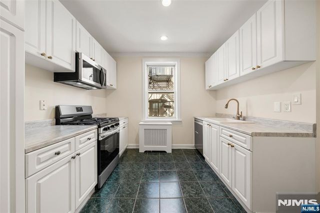 325 79th Street 56, North Bergen, NJ 07047
