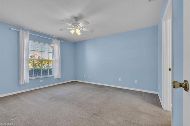 916 NE 4th PL, Cape Coral, FL 33909