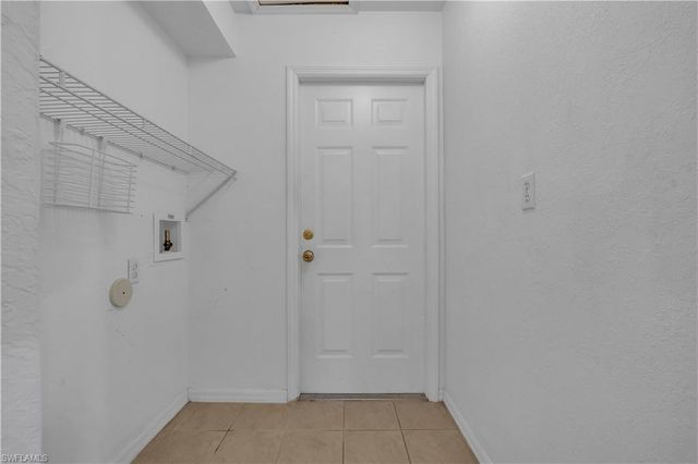 916 NE 4th PL, Cape Coral, FL 33909