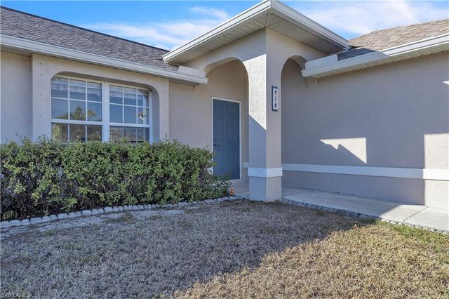 916 NE 4th PL, Cape Coral, FL 33909