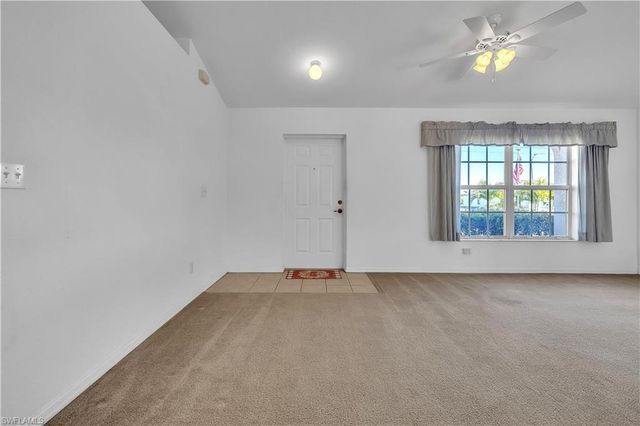 916 NE 4th PL, Cape Coral, FL 33909