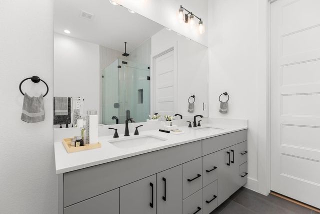 102 Mountain Home RD, Horseshoe Bay, TX 78657