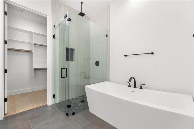 102 Mountain Home RD, Horseshoe Bay, TX 78657