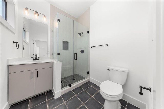 102 Mountain Home RD, Horseshoe Bay, TX 78657