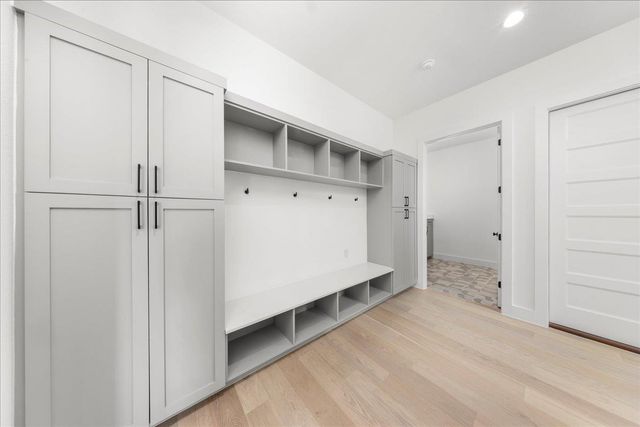 102 Mountain Home RD, Horseshoe Bay, TX 78657