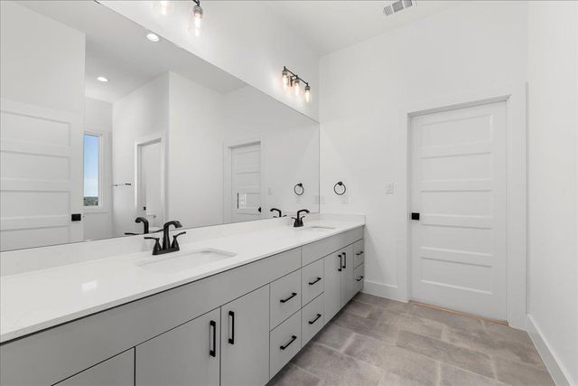 102 Mountain Home RD, Horseshoe Bay, TX 78657