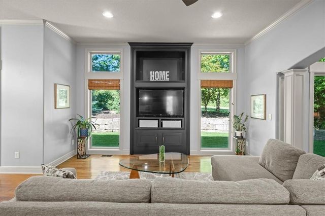 9914 Woodstock Street, Lenexa, KS 66220