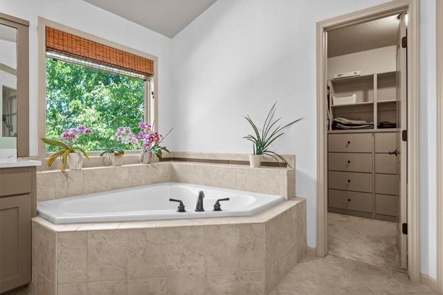 9914 Woodstock Street, Lenexa, KS 66220