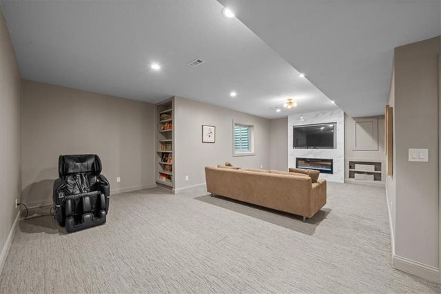 9914 Woodstock Street, Lenexa, KS 66220