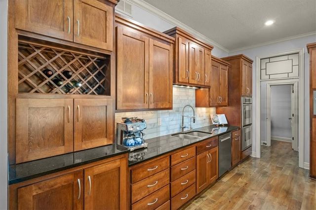 9914 Woodstock Street, Lenexa, KS 66220