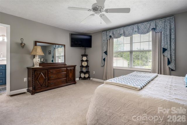 40 Meadow Drive, Horse Shoe, NC 28742