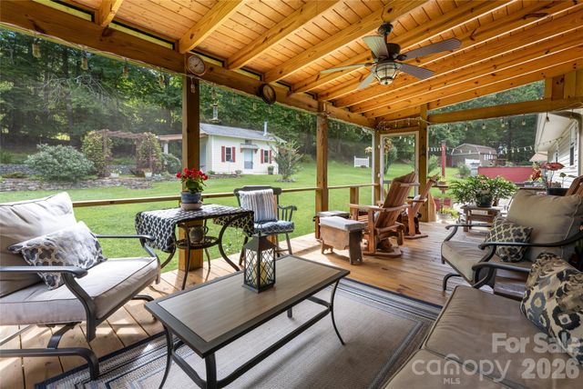 40 Meadow Drive, Horse Shoe, NC 28742