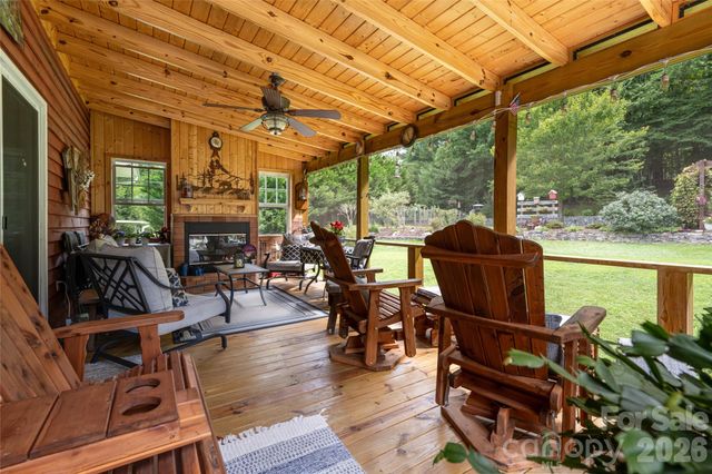 40 Meadow Drive, Horse Shoe, NC 28742