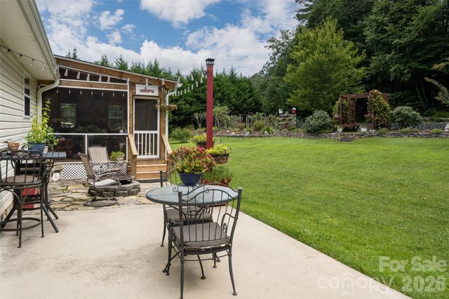 40 Meadow Drive, Horse Shoe, NC 28742