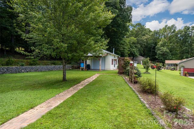 40 Meadow Drive, Horse Shoe, NC 28742