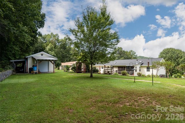 40 Meadow Drive, Horse Shoe, NC 28742