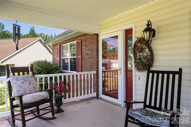 40 Meadow Drive, Horse Shoe, NC 28742