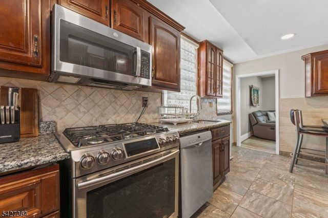 15 Putnam Pl, Clifton City, NJ 07011