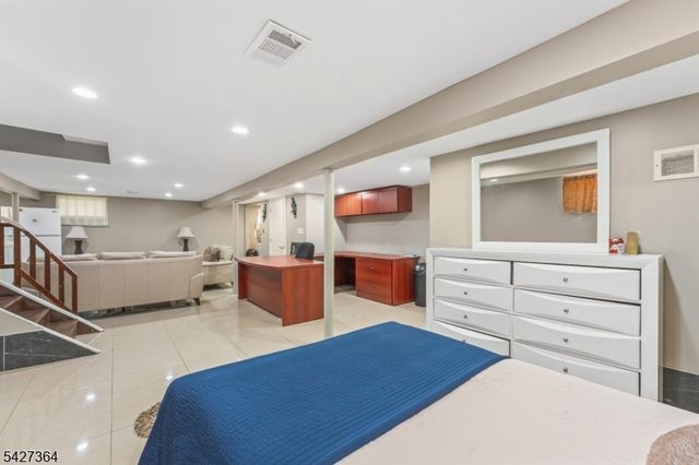 15 Putnam Pl, Clifton City, NJ 07011