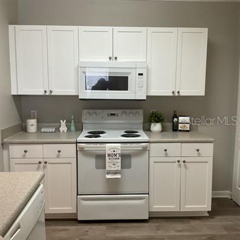 8813 VILLA VIEW CIRCLE 204, Orlando, FL 32821