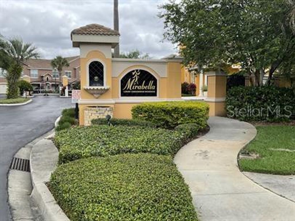 8813 VILLA VIEW CIRCLE 204, Orlando, FL 32821