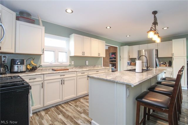 1913 Cloverbrook Drive, Mineral Ridge, OH 44440