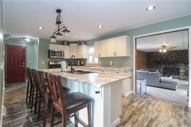 1913 Cloverbrook Drive, Mineral Ridge, OH 44440