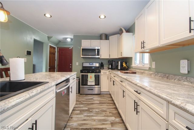 1913 Cloverbrook Drive, Mineral Ridge, OH 44440