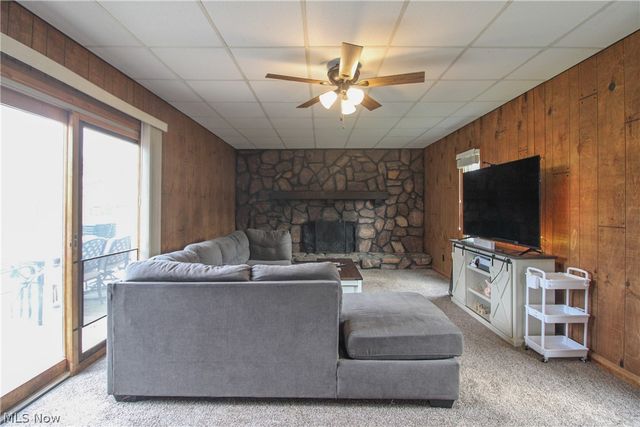 1913 Cloverbrook Drive, Mineral Ridge, OH 44440