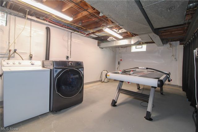 1913 Cloverbrook Drive, Mineral Ridge, OH 44440