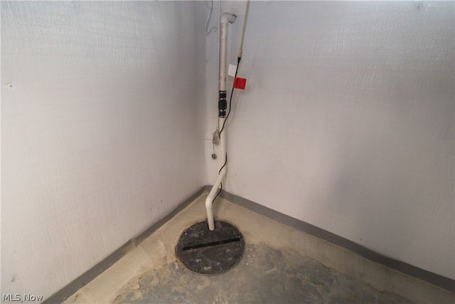 1913 Cloverbrook Drive, Mineral Ridge, OH 44440