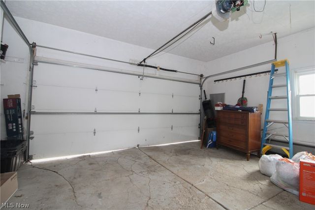 1913 Cloverbrook Drive, Mineral Ridge, OH 44440